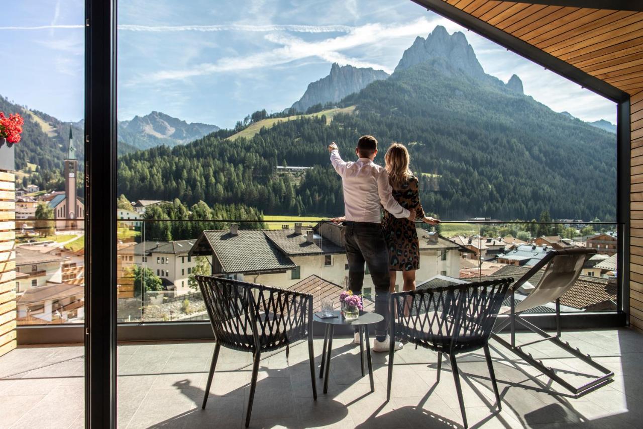 Hotel Ladinia Dolomites View Pozza di Fassa Luaran gambar