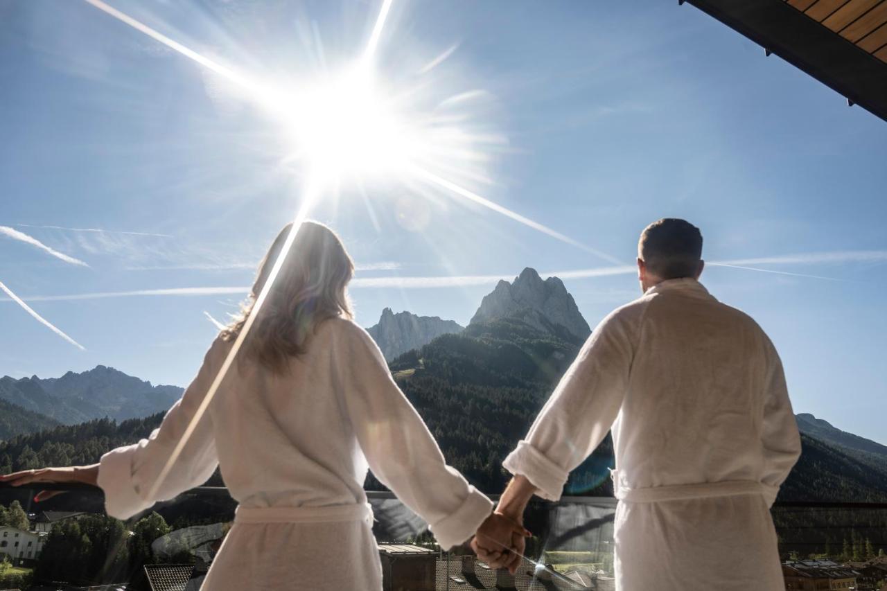 Hotel Ladinia Dolomites View Pozza di Fassa Luaran gambar