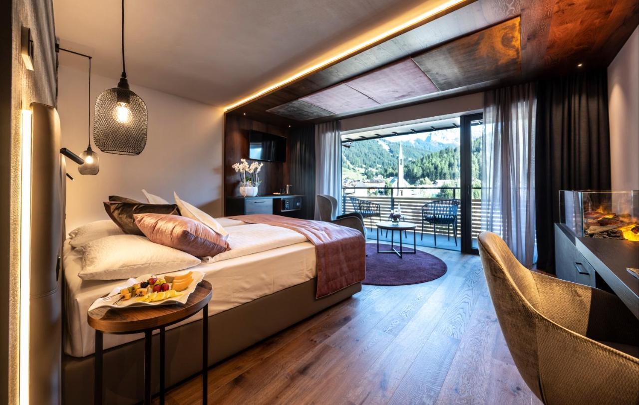 Hotel Ladinia Dolomites View Pozza di Fassa Luaran gambar