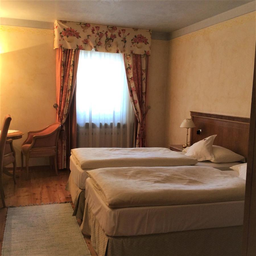 Hotel Ladinia Dolomites View Pozza di Fassa Luaran gambar