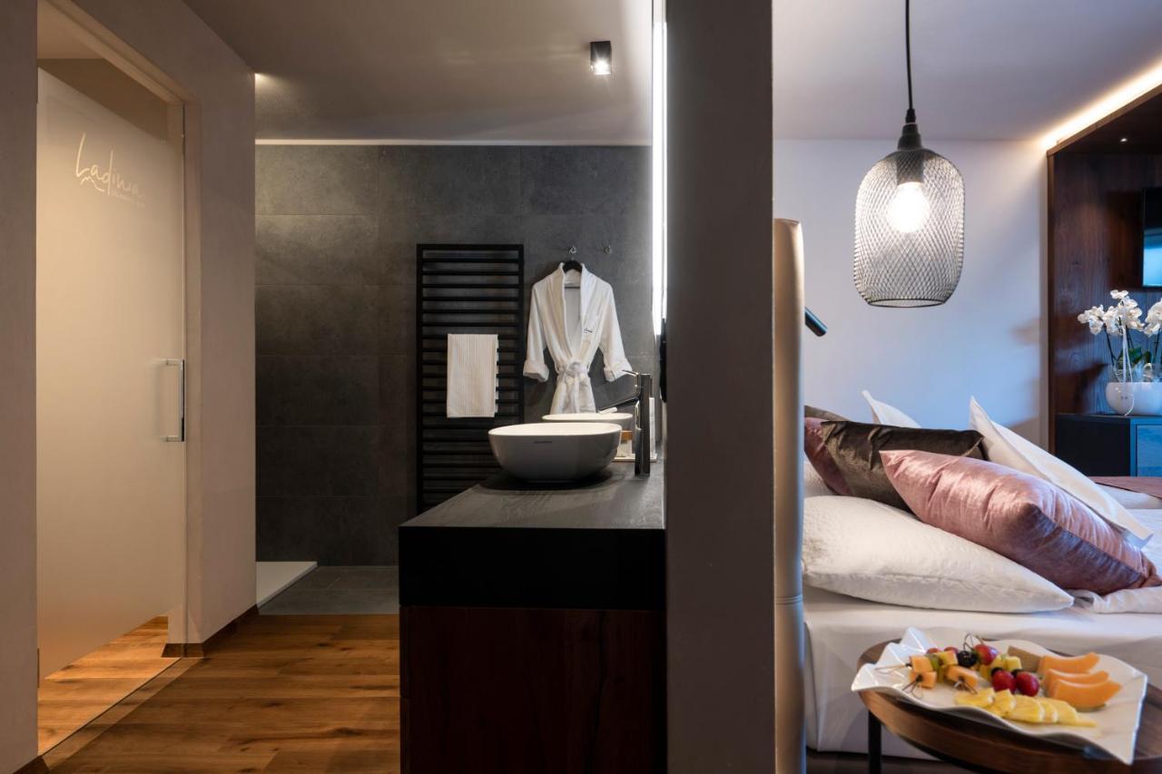 Hotel Ladinia Dolomites View Pozza di Fassa Bilik gambar