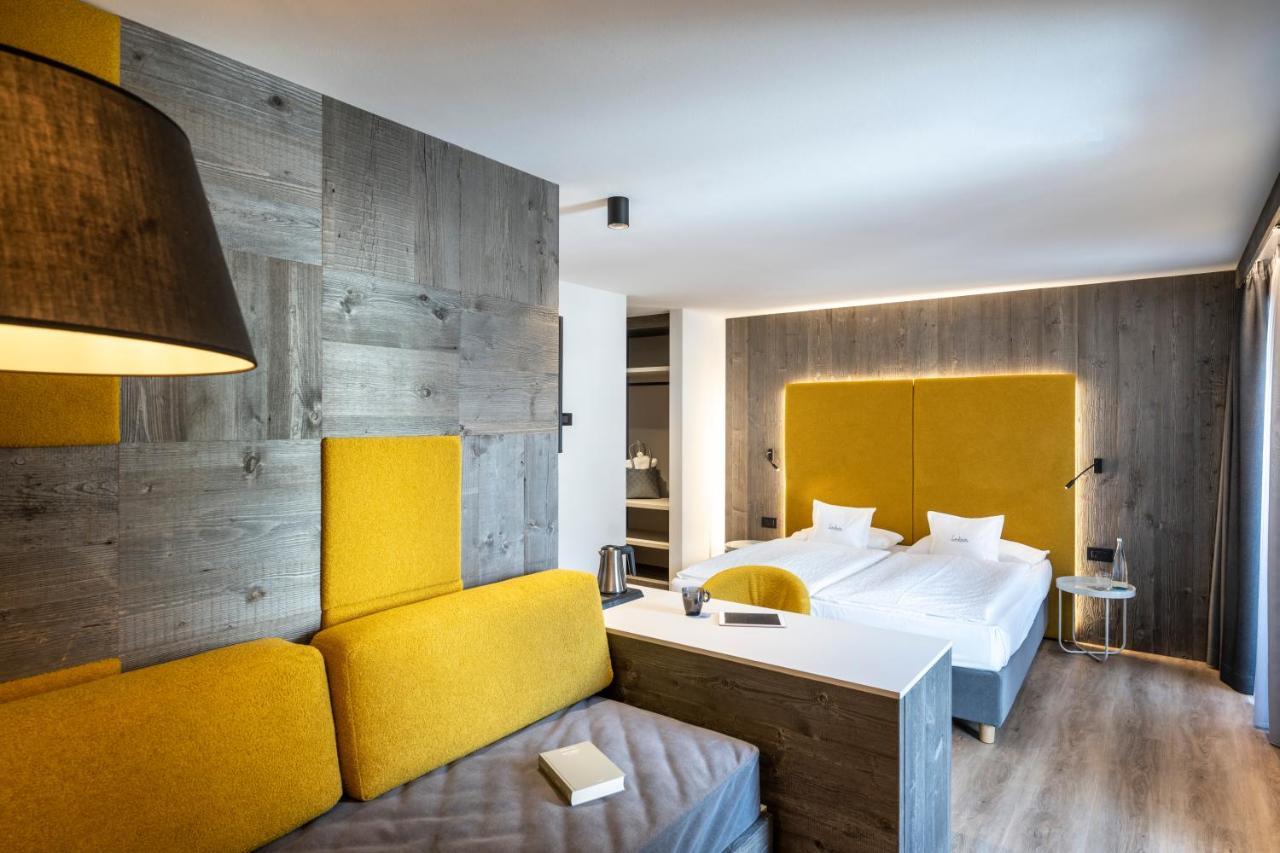 Hotel Ladinia Dolomites View Pozza di Fassa Luaran gambar
