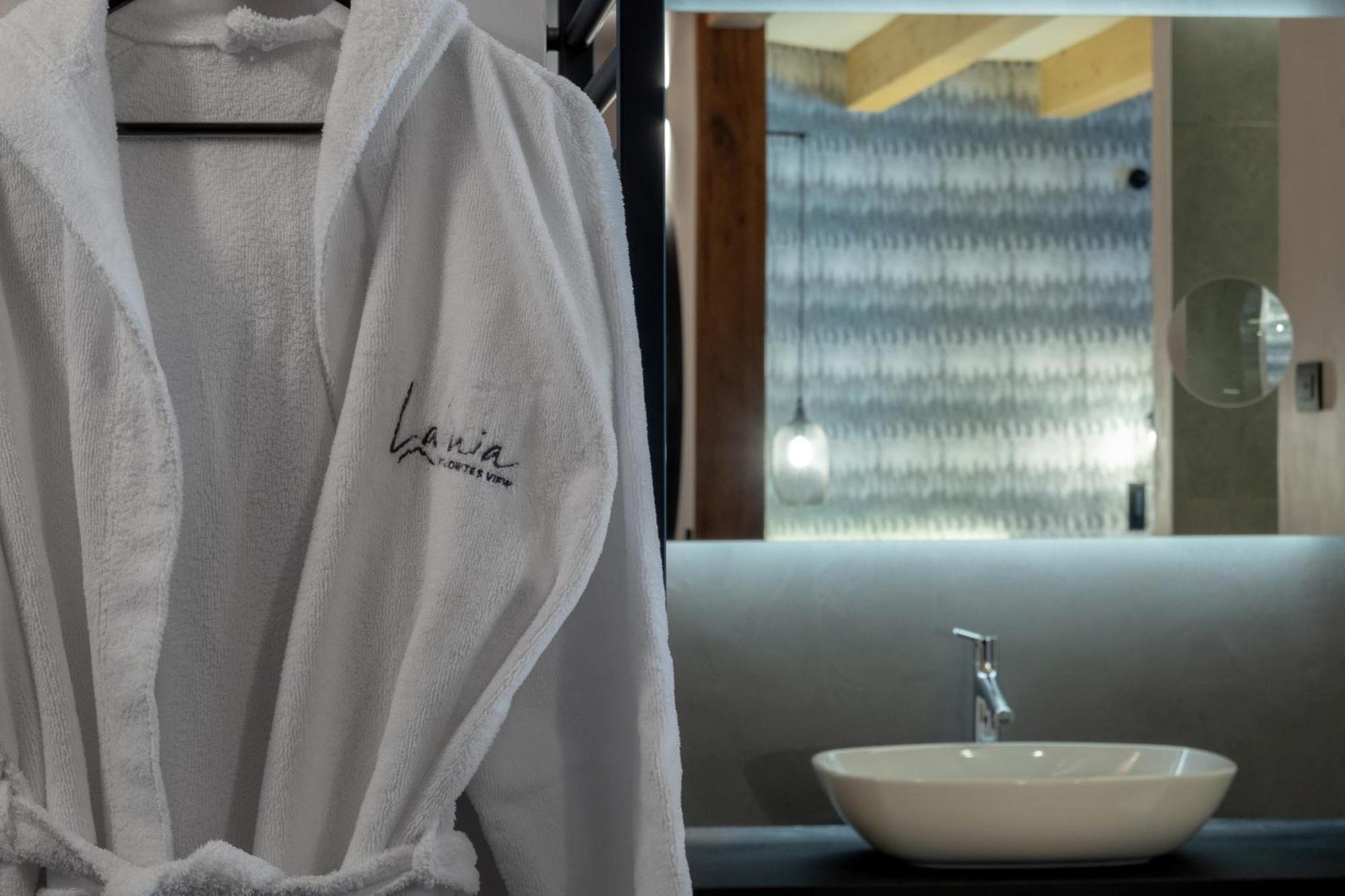 Hotel Ladinia Dolomites View Pozza di Fassa Luaran gambar