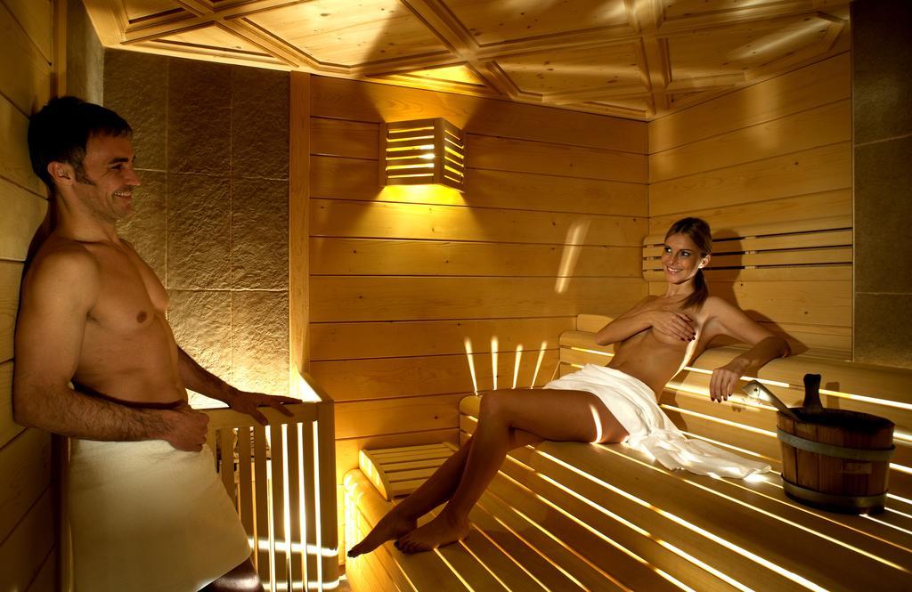Hotel Ladinia Dolomites View Pozza di Fassa Luaran gambar